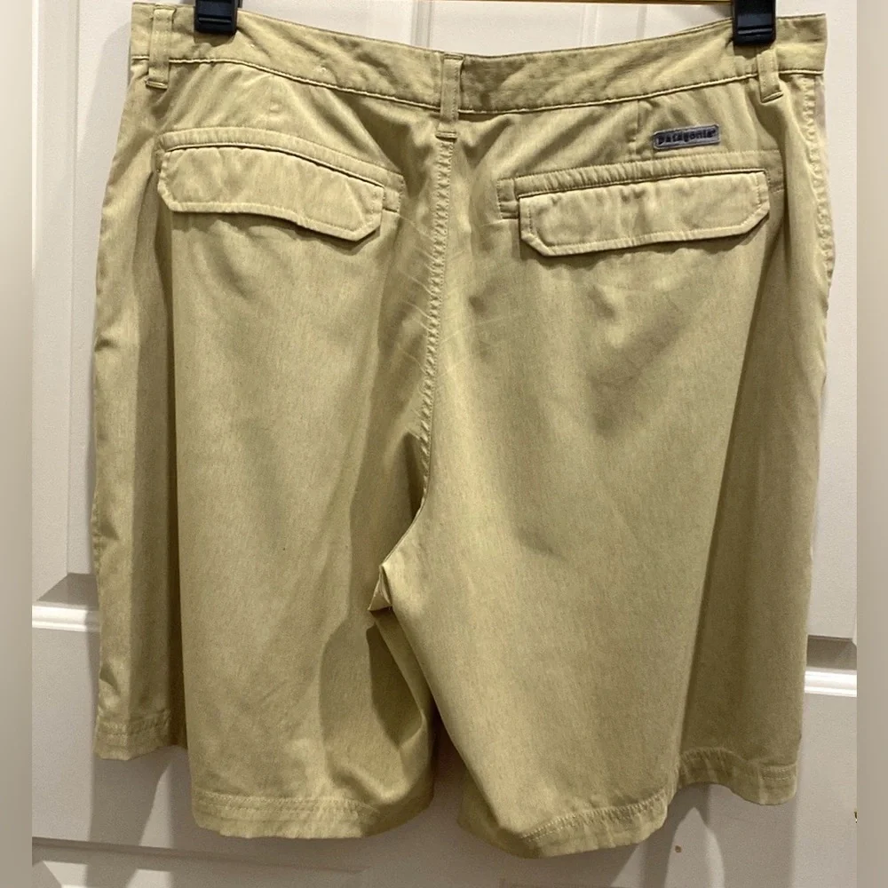 Patagonia Men’s Khaki Tan Size 38 Breathable Gorpcore Outdoor Casual Shorts